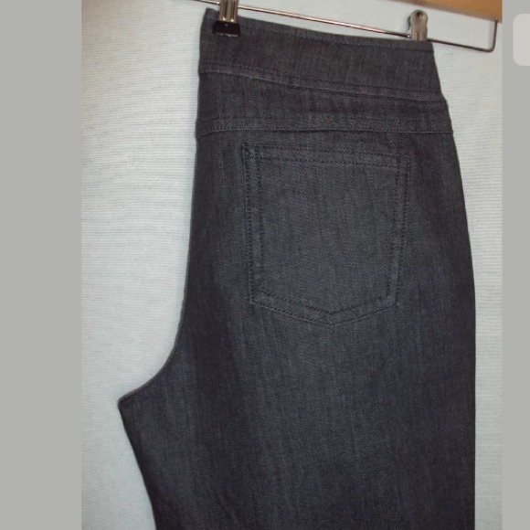 ESCADA NWOT Grey Denim Pants Wide Leg Size 44